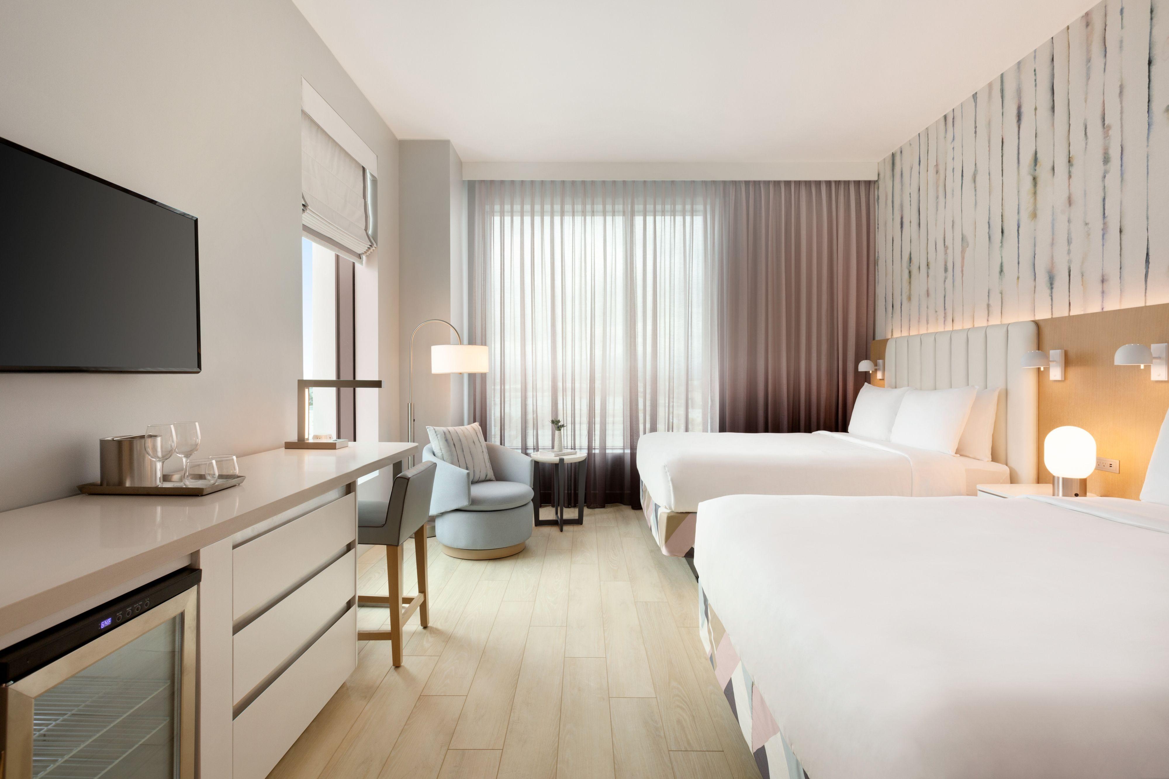 The Viv Hotel, Anaheim, A Tribute Portfolio Hotel Ngoại thất bức ảnh A guest room at the West Hollywood hotel